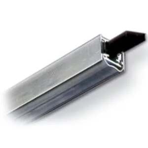 Progi opadające i listwy uszczelniające – praktyczny przewodnik po uszczelnieniach progowych do drzwi